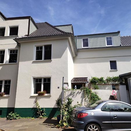 Gartenzimmer Mit Strassenbahn Zu Dom Und Messe Keulen Buitenkant foto