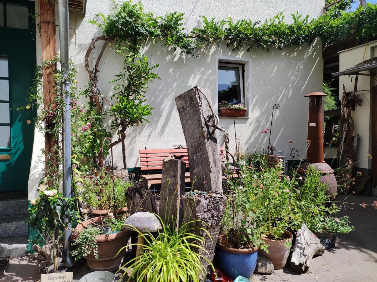 Gartenzimmer Mit Strassenbahn Zu Dom Und Messe Keulen Buitenkant foto